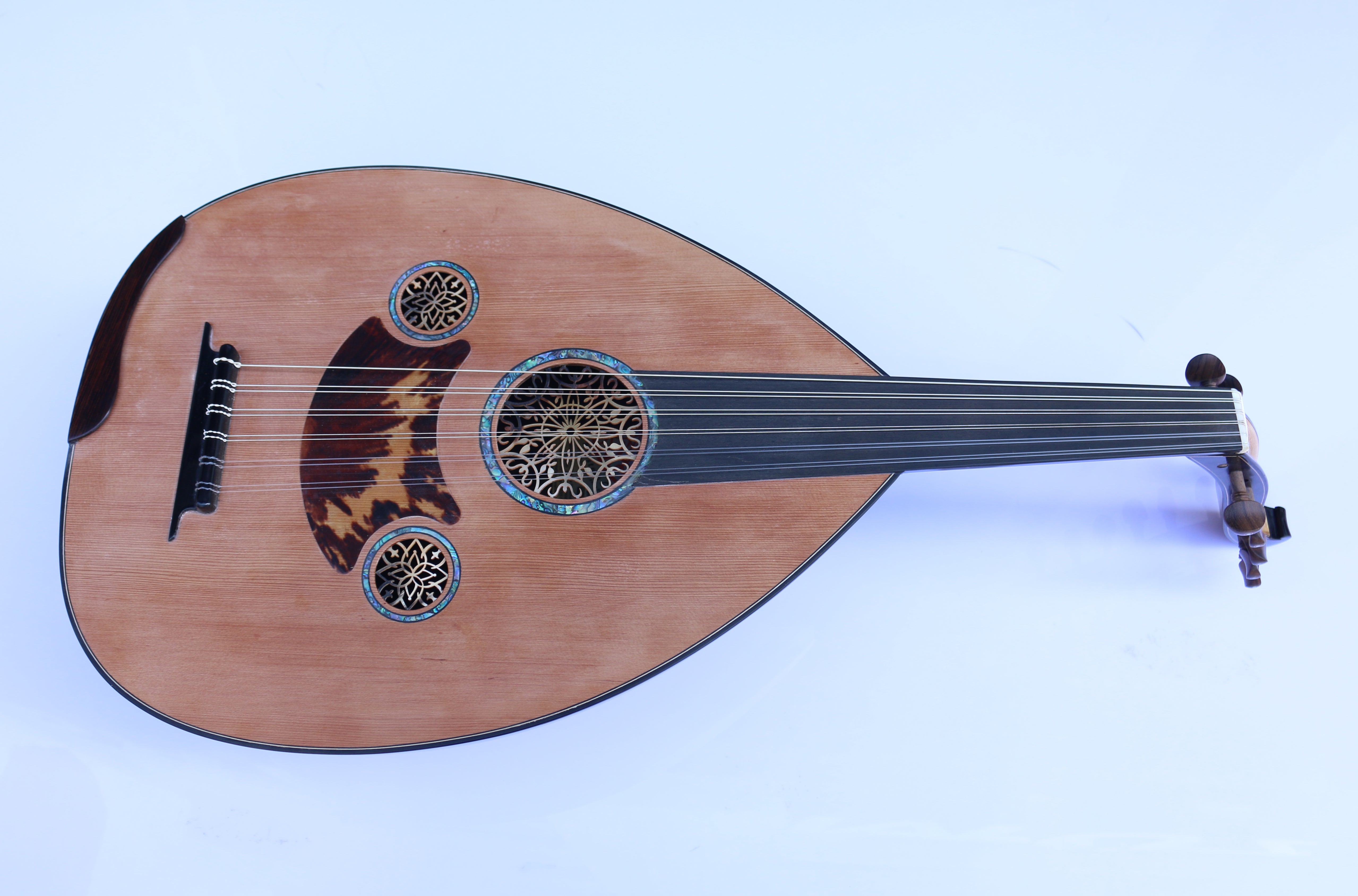 Turkish oud MCO-405 handcrafted by master luthier Mustafa Copcuoglu